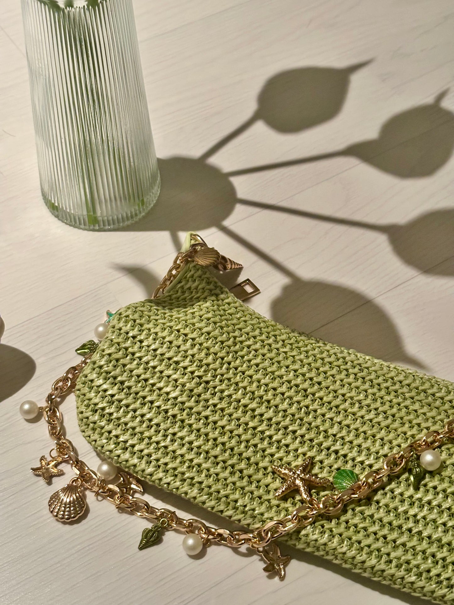 Charm clutch bag - matcha